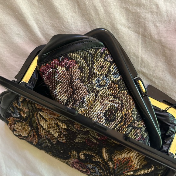 American Vintage Floral Clutch - Picture 6 of 8